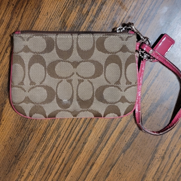 Authentic Coach Poppy Logo Wristlet - Picture 4 of 11